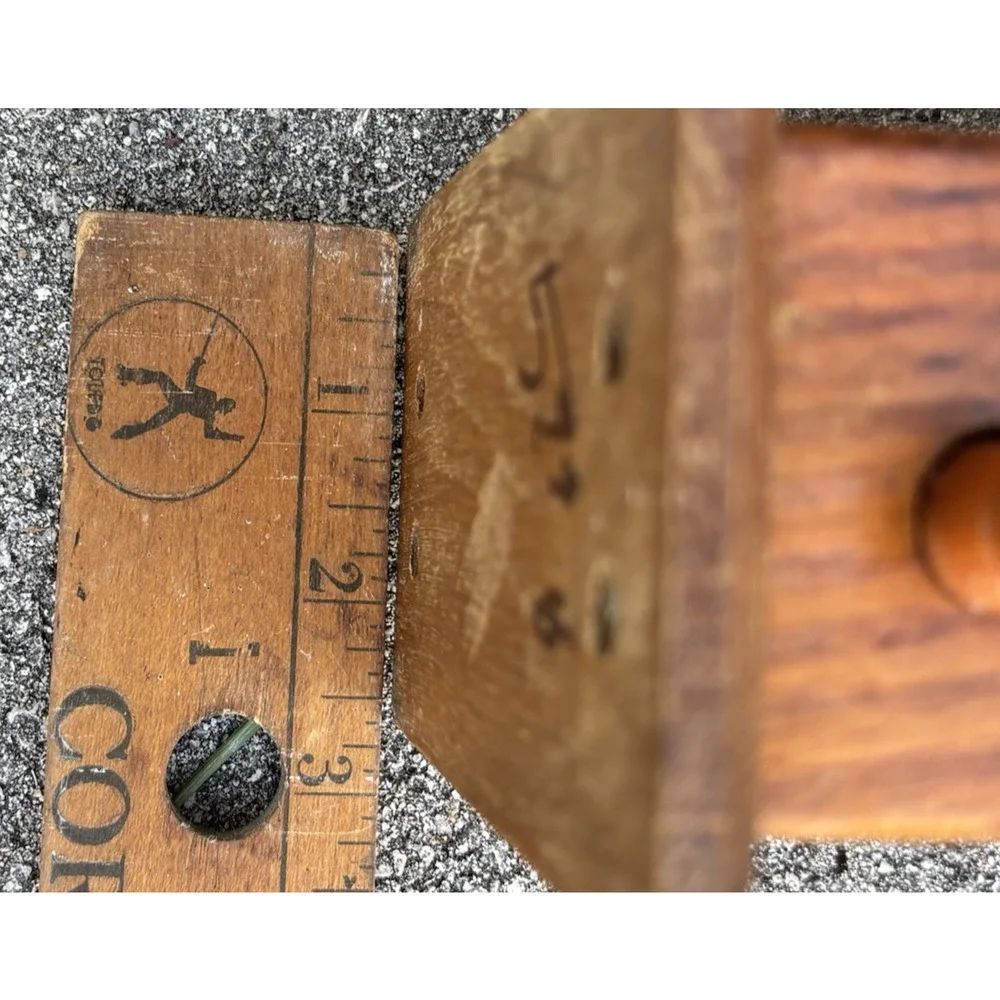 ANTIQUE PERPETUAL WOOD VICTORIAN CALENDAR IN BEAUTIFUL SHAPE 1900'S ?